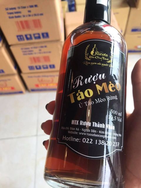 Mua rượu táo mèo đóng chai truyền thống